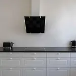 Lovely 3Br Manor Flat 5 Min From Tivoli Gardens