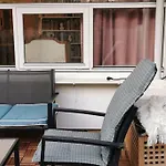Classic Groundfloor Apartment With Patio Close To Metro