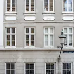 Spacious Tivoli Gardens Apartment W 3 Bedrooms