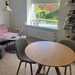 Cozy Flat By The Airport And The Beach Nearby