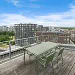 Modern Flat With Amazing Views And Rooftop