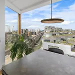 Modern Flat With Amazing Views And Rooftop