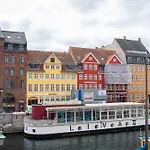 Chic Flat In Vibrant Area By Copenhagen Canals