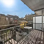 Full Apartment - 4 Min To Downtown