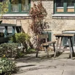 Full Apartment - 4 Min To Downtown
