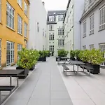 Spacious Double-Flat For 10 In Cph City Center