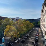 Elegant Apartment In Central