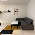 Cozy Backhouse With Large Private Garden