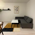 Cozy Backhouse With Large Private Garden