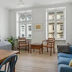 Central 2Br Lejlighed I Kobenhavn K M Terrasse