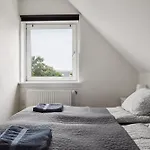 Lovely Top Floor Apart Copenhagen Near Airport, Metro And The Beach