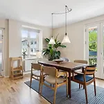 Moderne Lejlighed I Kobenhavn