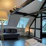 Designer Loft - Direct Marble Church Views