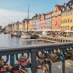 Central Copenhagen Apt With Balcony, Free Parking & Elevator