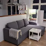 Sunny Studio Apartment Central