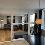 Hip Apartment - With Marble Church Views