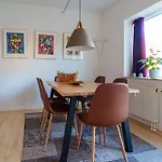 Spacious & Comfortable Apartment Near Tivoli & Metro