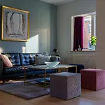 Spacious & Comfortable Apartment Near Tivoli & Metro