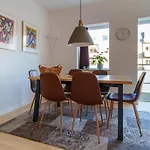 Spacious & Comfortable Apartment Near Tivoli & Metro