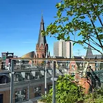 Central Penthouse With Panoramic Private Terrace