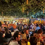 Urban Camper Hostel & Bar