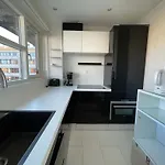 Cozy Luxury - Sunny Balcony In City Center
