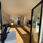 Cozy Luxury - Sunny Balcony In City Center
