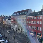Cozy Luxury - Sunny Balcony In City Center