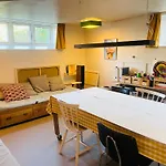 Vidunderlig Villa I Kvarter Taet Pa Centrum