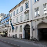 Centrally Located 3 Bedroom Apartment