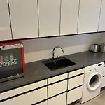 Lovely Room Near Train&Airport