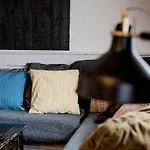 Cosmopolitan And Cozy Flat In The Center Of Cph!