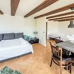 Authentic Copenhagen Apartment By Nyhavn