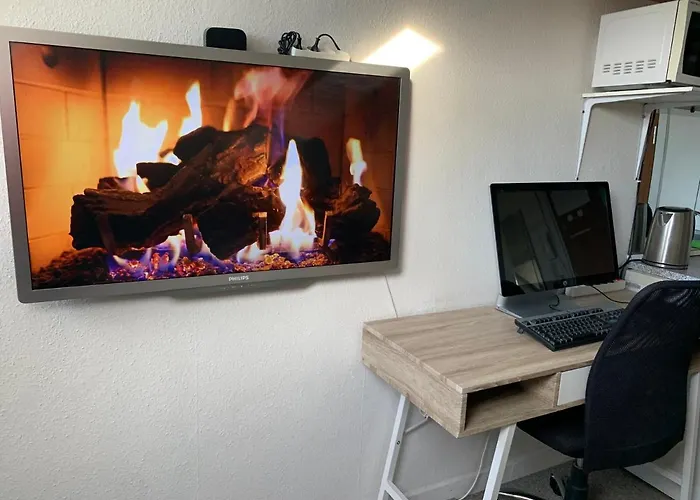 Central & Cosy Studio + Free Bikes & Netflix