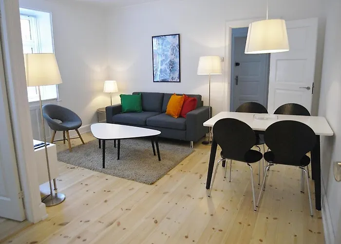 Bright Apartment In Elegant Osterbro