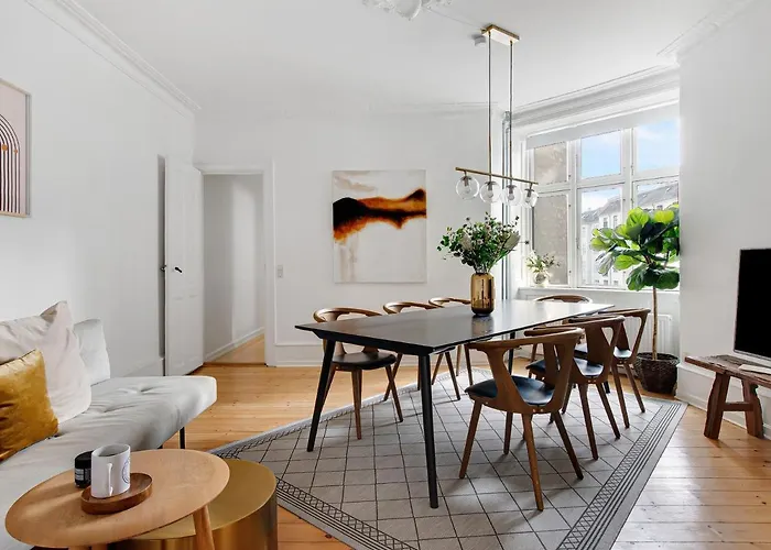 Sanders Stage - Chic Three-Bedroom Apartment Near Nyhavn