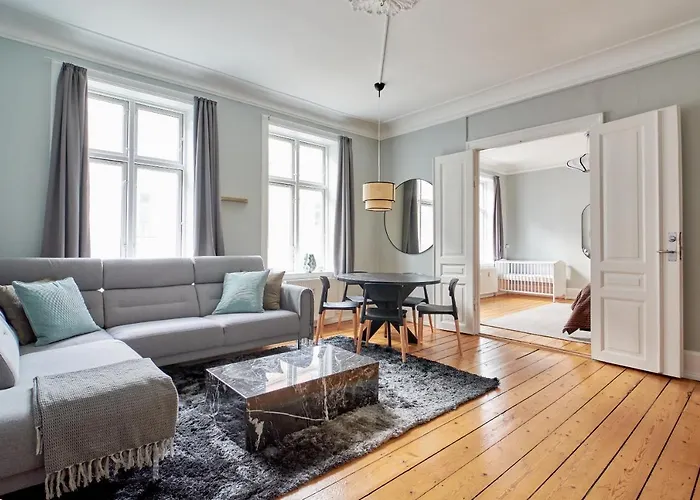Spacious Scandinavian 3Br Flat In Vibrant Area