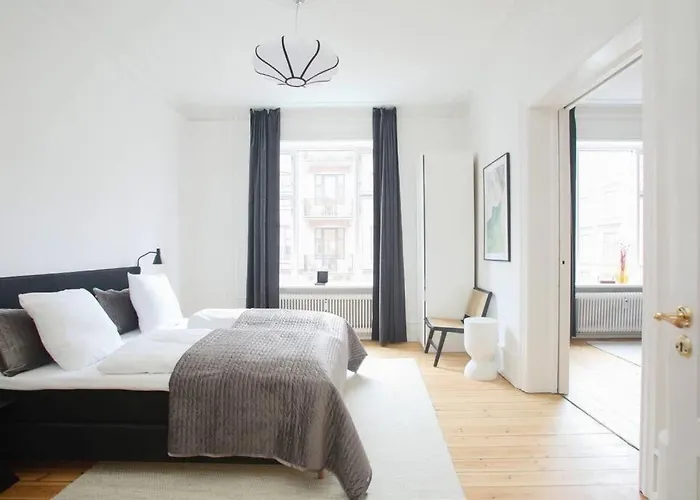 3 Bedroom Flat With Balcony In Peaceful Neighbourhood