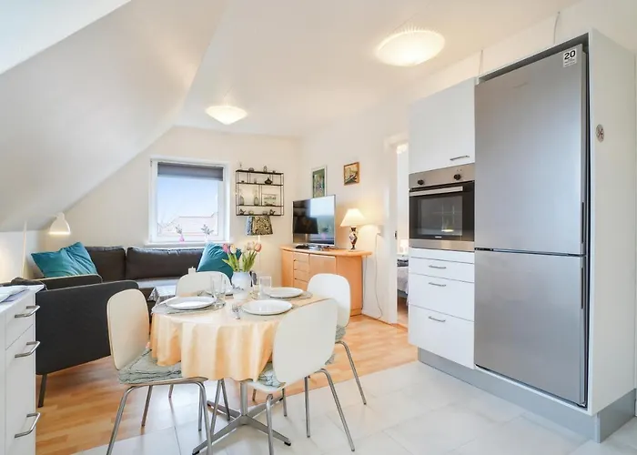 Lovely Top Floor Apart Copenhagen Near Airport, Metro And The Beach