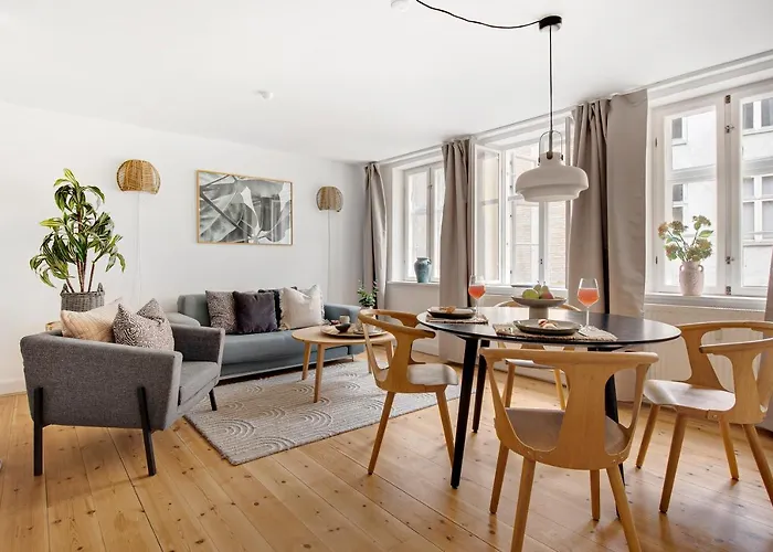 Sanders Central - Cute One-Bedroom Apartment In The Middle Of It All