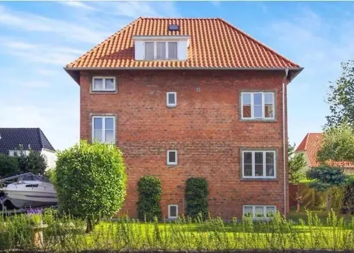 Close To Centrum, Beach And Subway