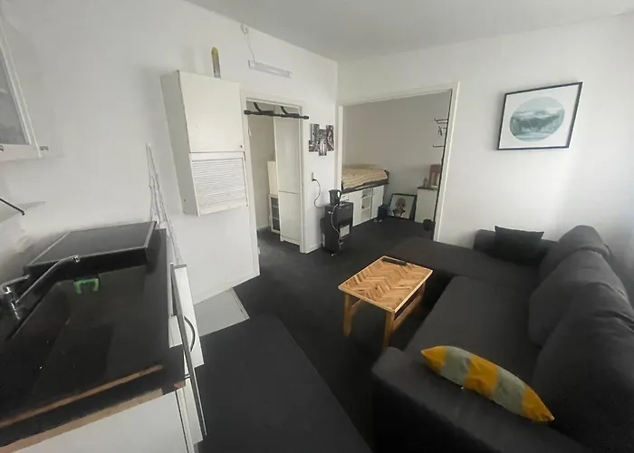 Airport Room