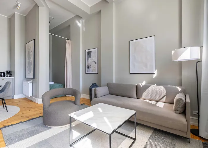Centrally Located 3 Bedroom Flat