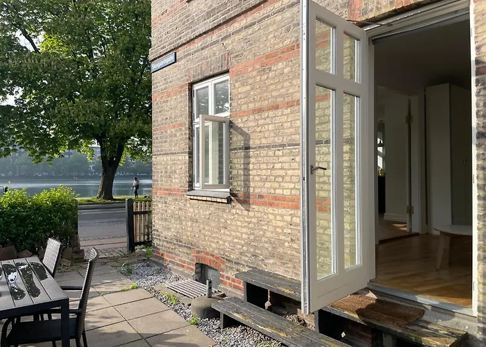 Uniq Apartment With A Little Garden - Placed In The Heart Of Copenhagen!