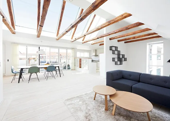 2-Bed Penthouse With Elevator And Private Terrace