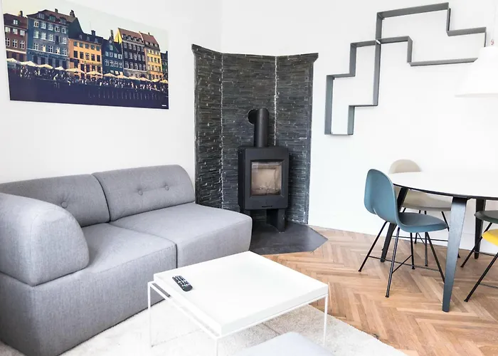 Beautiful 2-Bed Apartment.