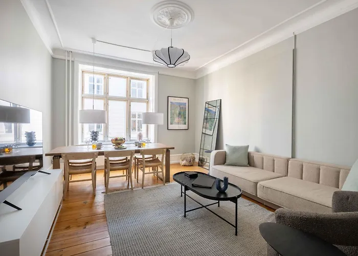 New Charming Apt In City Center