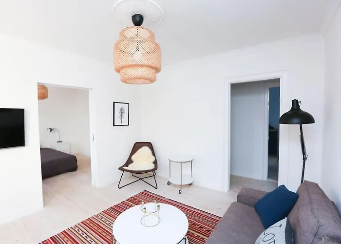 Beautiful Two-Bed Apartment
