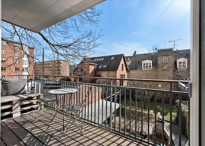 Full Apartment - 4 Min To Downtown