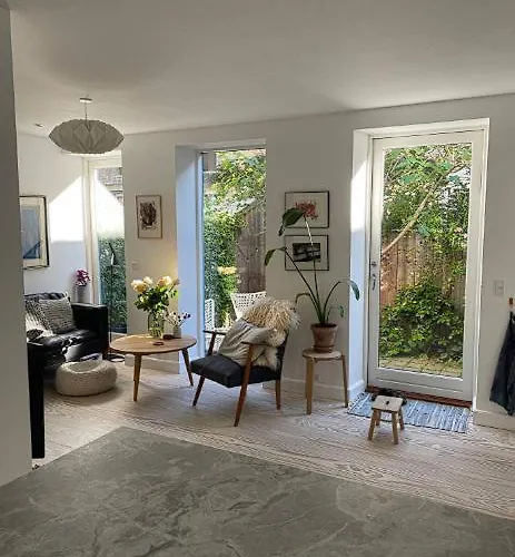 Uniq Townhouse In City Center !!!
